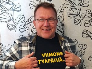 Timo Tarkki viimeisenä työpäivänään koneistamolla.
